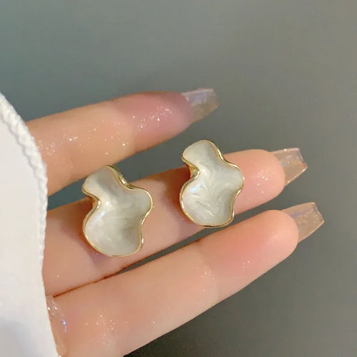 Abstract Alien White Color Cloud Irregular Stud Earring for Women Temperament Ear Jewelry Simple Christmas Valentine's Day Gift