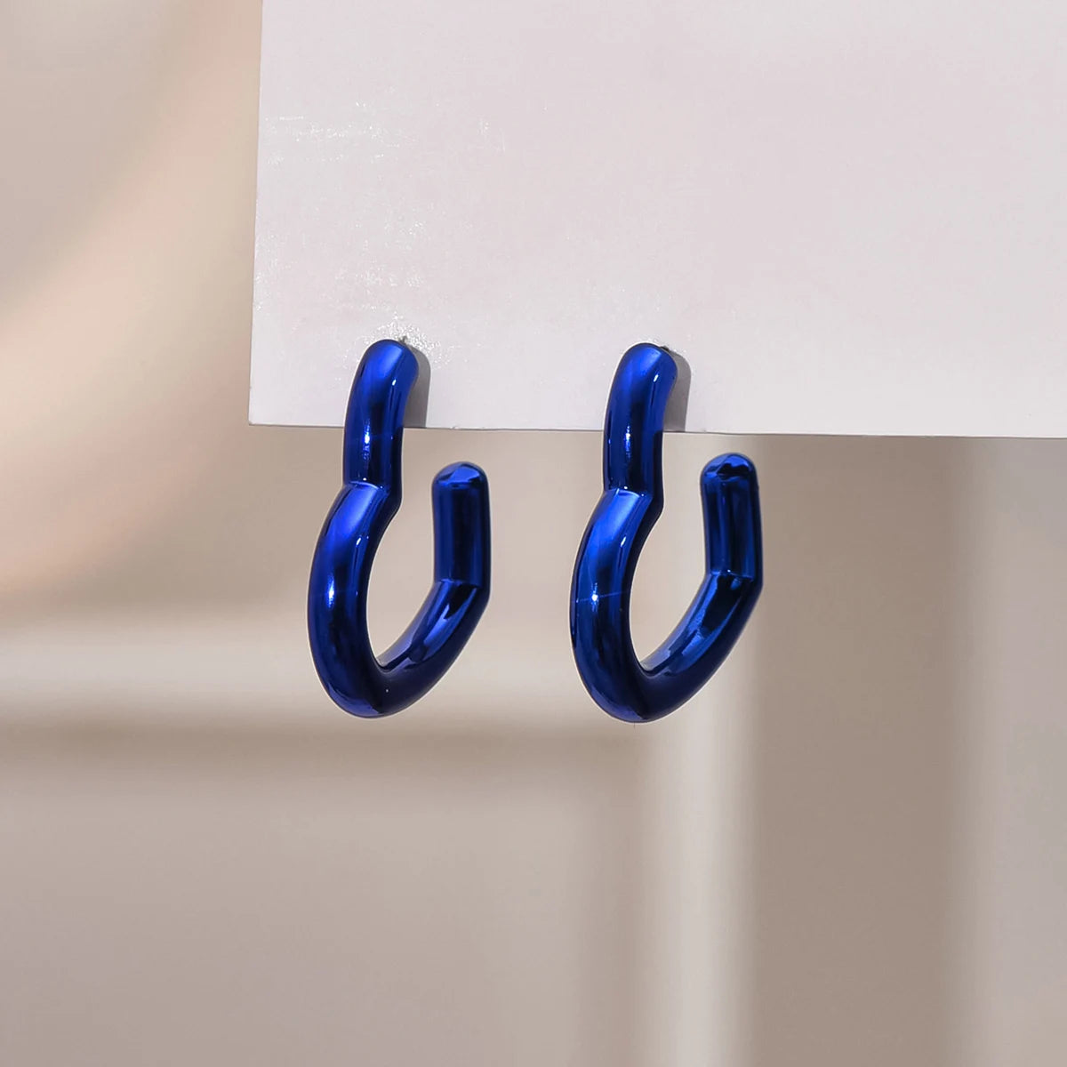 Y2K Heart Hoop Earrings | Cute Vintage Acrylic Heart Circle Earrings for Women