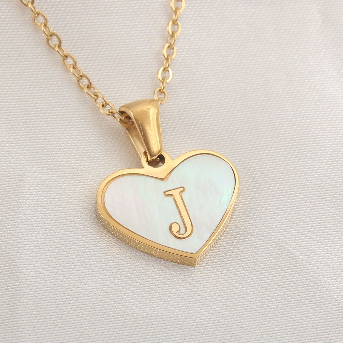 best 26 Letter Heart-shaped Necklace White Shell Love Clavicle Chain Fashion Personalized Necklace For Women Jewelry Valentine's Day neckless shop online at M2K Trends for neckless