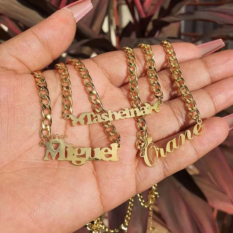 Collares de nombre personalizados para mujeres y hombres, joyería Punk con placa de identificación, cadena curva de acero inoxidable, collar con letras personalizadas