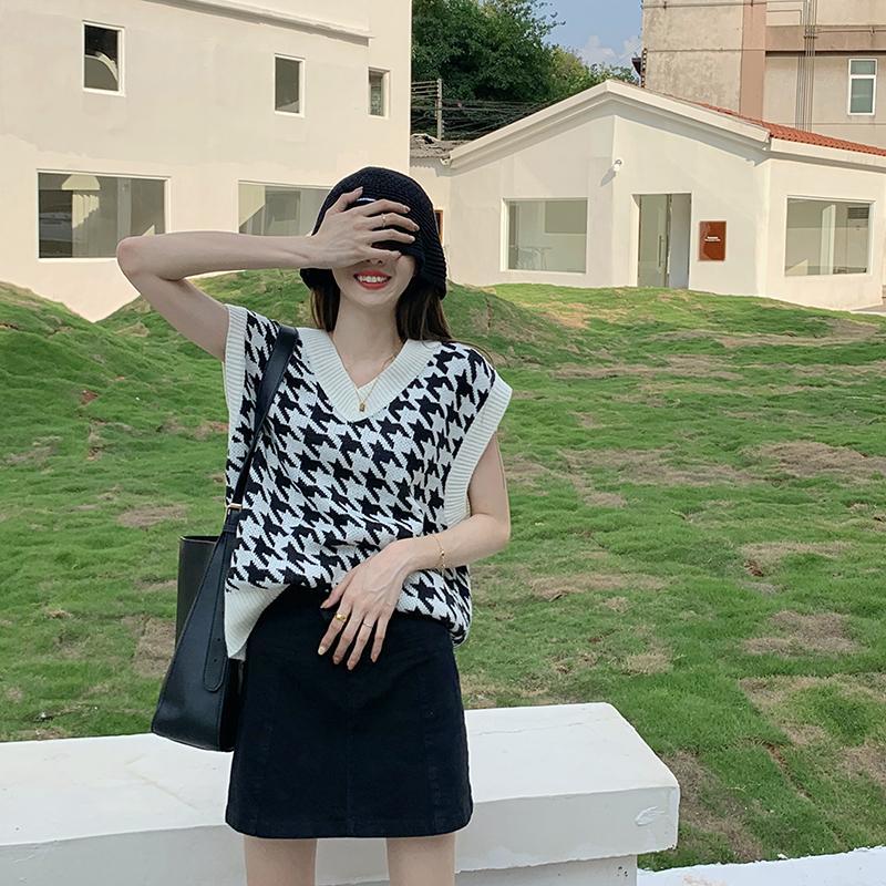 best Women Sweater Vest Autumn Houndstooth Plaid V-neck Sleeveless Knitted Vintage Loose Oversized Female Sweater Vest Women Clothing Hoodie Sweatshirts shop online at M2K Trends for Women Sweater Vest Autumn Houndstooth Plaid V-neck Sleeveless Knitted Vintage Loose Oversized Female Sweater Vest Women Clothing